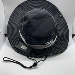 Men’s Ed Hardy brim logo black/white hat one size new